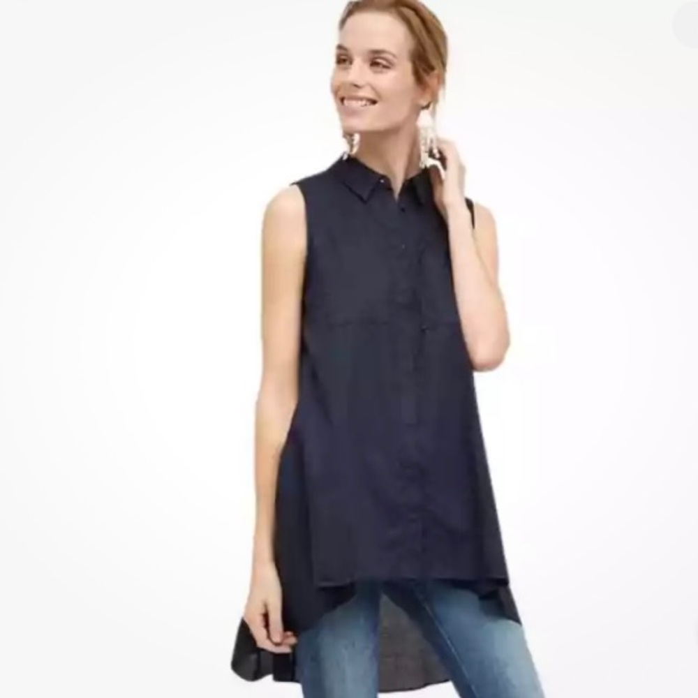 Anthropologie HD in Paris Navy Blue button down hi-low sleeveless tunic, size 8